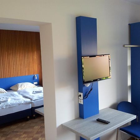 Seelze Smart Hostel By Landgasthof Velber 24H7D מראה חיצוני תמונה