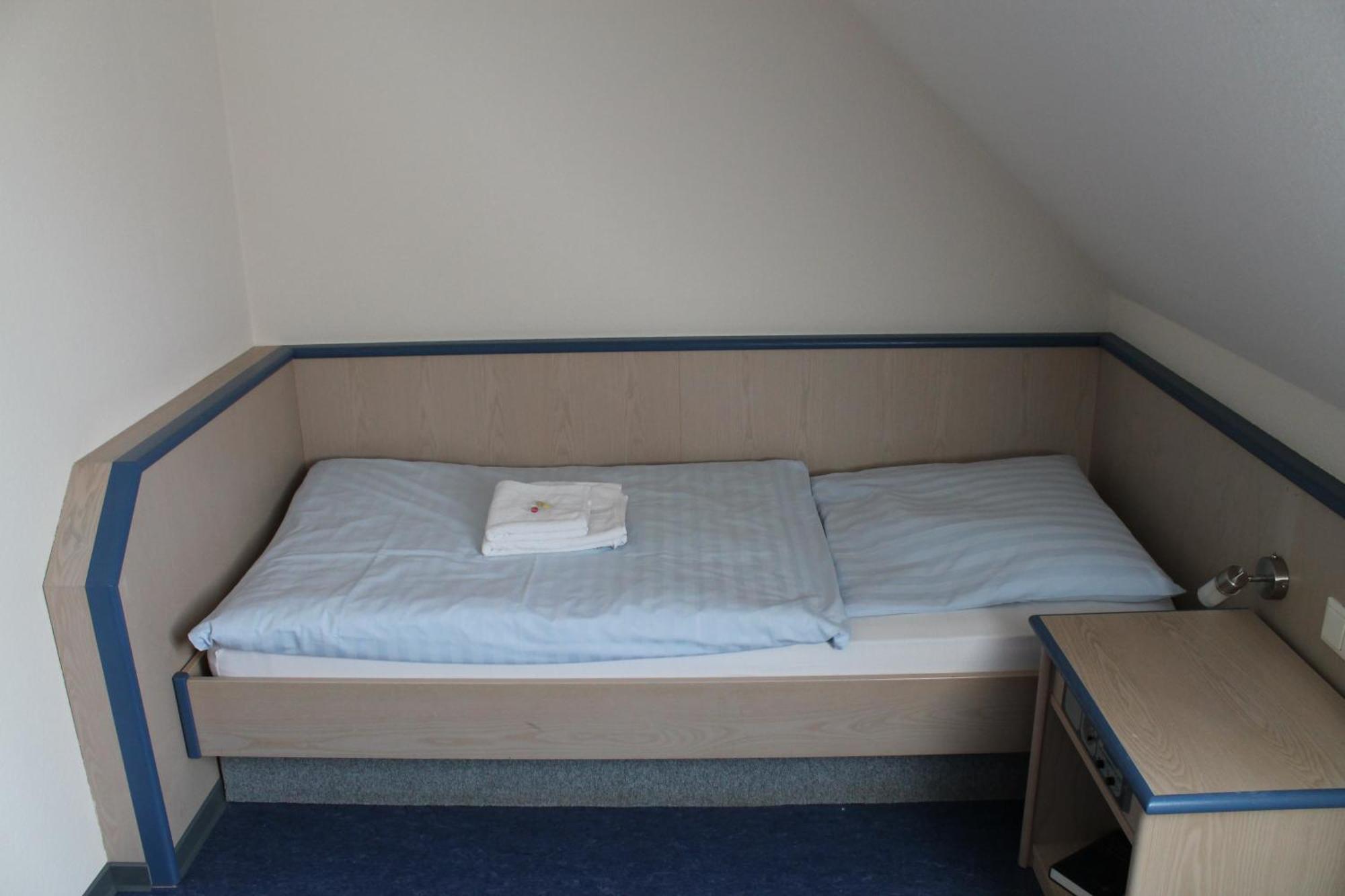 Seelze Smart Hostel By Landgasthof Velber 24H7D מראה חיצוני תמונה