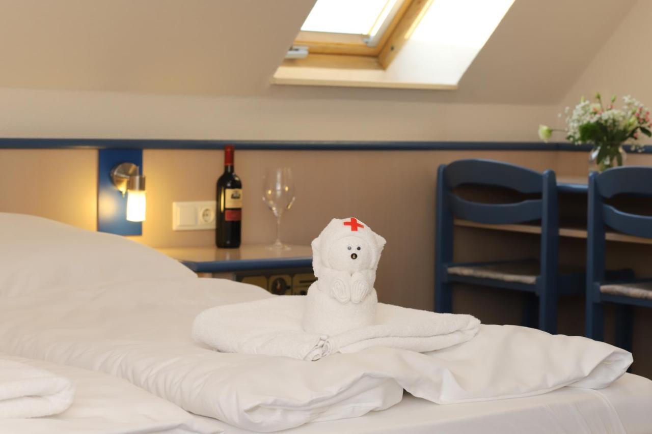 Seelze Smart Hostel By Landgasthof Velber 24H7D מראה חיצוני תמונה