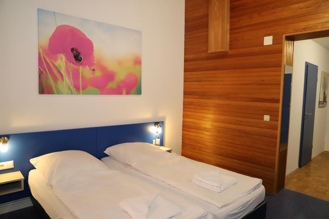 Seelze Smart Hostel By Landgasthof Velber 24H7D מראה חיצוני תמונה