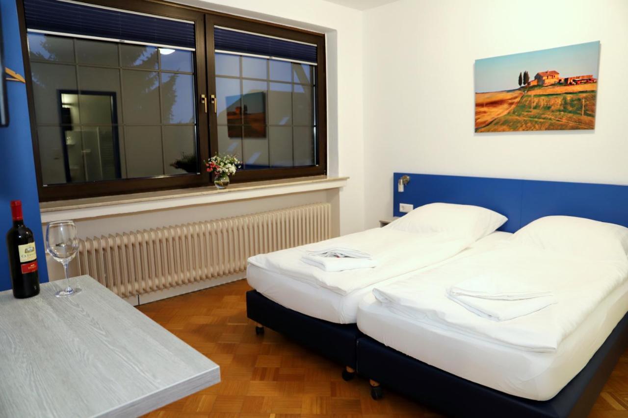 Seelze Smart Hostel By Landgasthof Velber 24H7D מראה חיצוני תמונה