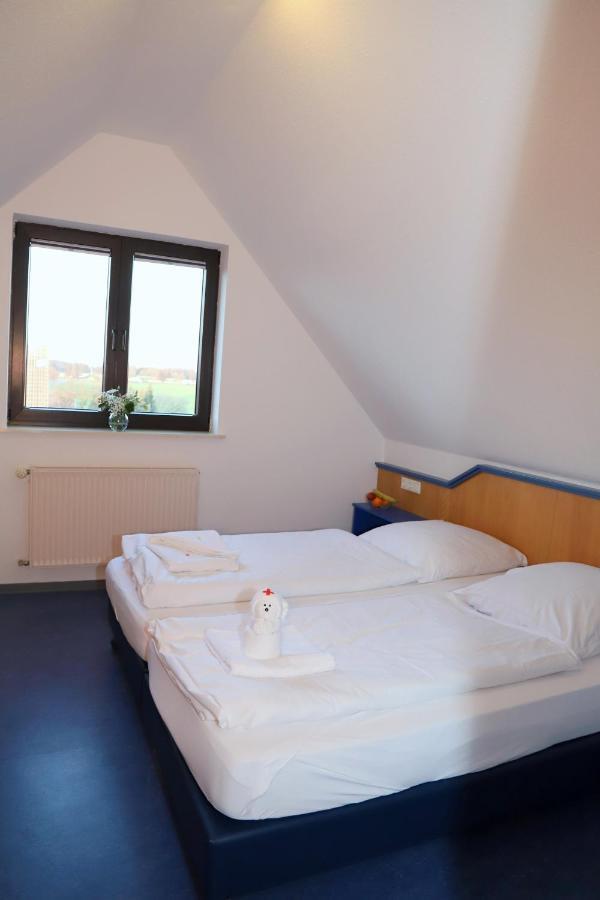 Seelze Smart Hostel By Landgasthof Velber 24H7D מראה חיצוני תמונה